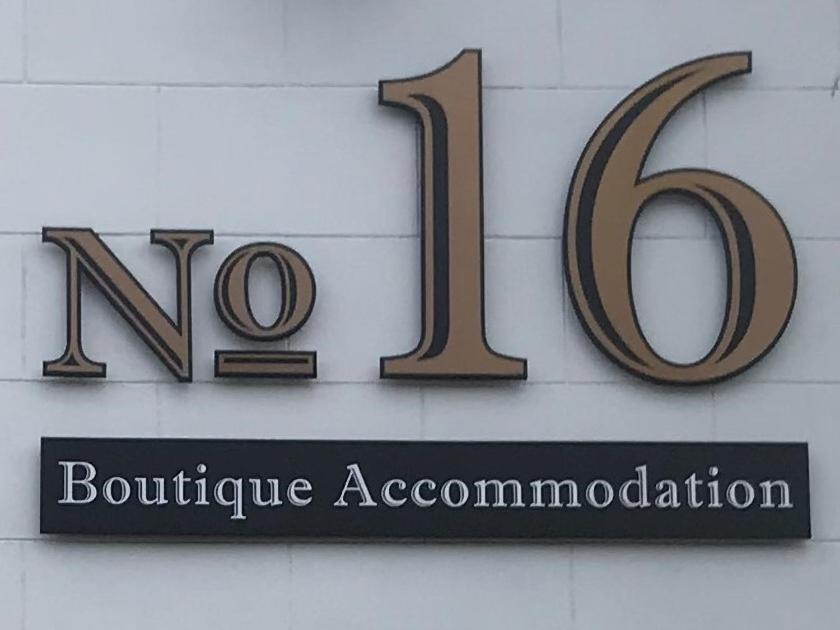넘버 16 호텔 시햄 외부 사진 No. 16, the hotel's logo