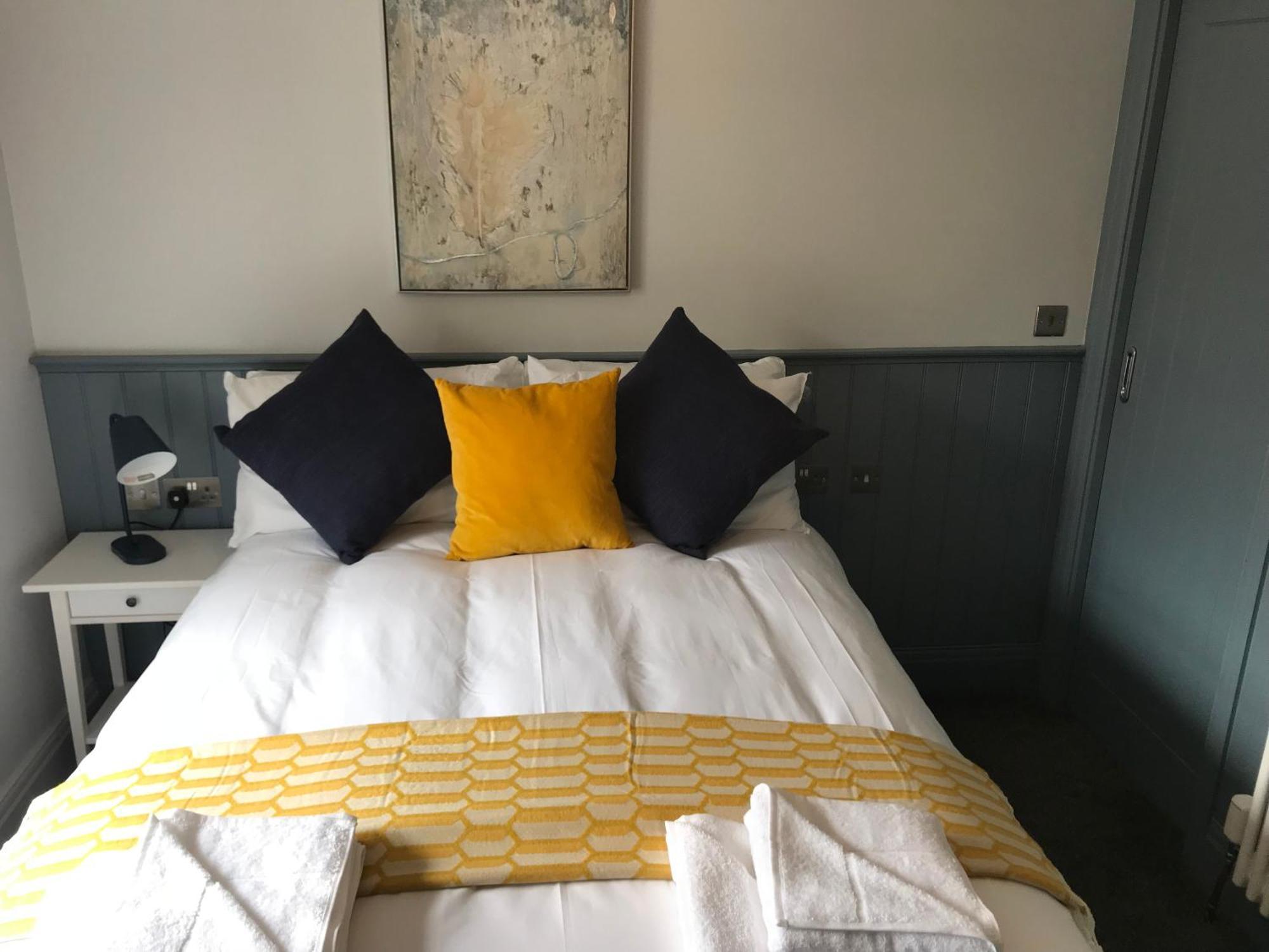 넘버 16 호텔 시햄 객실 사진 The bedroom at The Old Post Office